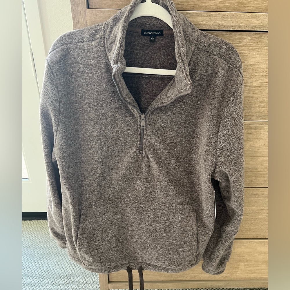 NWT- Beyond Yoga pull over